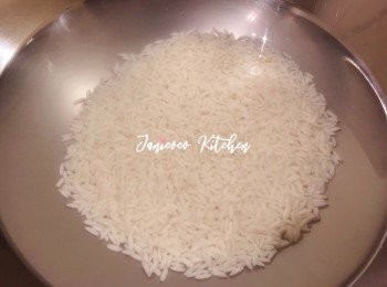 step2: 糯米洗淨，泡水浸軟2-3小時。