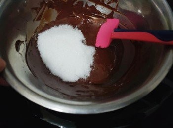 step3: 加糖刮勻(切拌法)