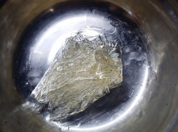 step4: 隔去水份並揸走水份。