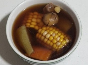 step4: 最後將湯燉3小時即成。