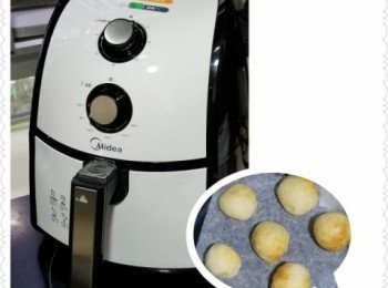 step4: 將免油健炸寶設定為180度，焗10分鐘，即成