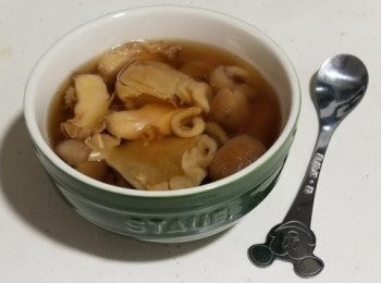 step4: 以精華燉模式燉三小時即成。以瘦肉清燉及預先汆水，可減少燉湯嘅油份喔~!
燉湯亦比較清甜濃郁，所以唔加蜜棗及鹽都一樣夠味。