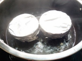 step3: 完成後即可用錫紙包好，放入已滾開既熱水中蒸煮約十分鐘左右即可