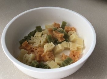 step1: 煲熟意粉，約10-12分鐘