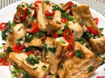 step6: 香辣惹味的蔥油豆腐完成喇！