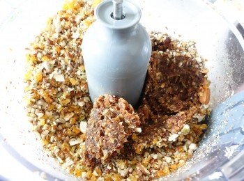 step2: 然後加入餘下的材料，攪拌