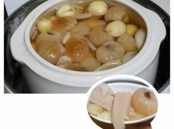 step4: 燉盅膽注入適當水量後即可開始燉湯。