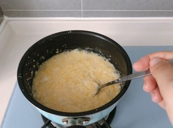 step3: 加入麵粉開的水 令汁杰D