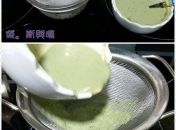 step1: 「牛奶啫喱」先將半盒牛奶倒進碗內，備用，預先煲好一煲熱水，將盛有牛奶既碗放入煲中，隔水煮熱
3.）	取出數粒棉花糖，並置放於碗中，輕輕攪拌，直至溶化即可