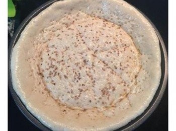 step6: 放入未升溫的烤箱中，發酵30-45分鐘（取決於室內溫度高低），看到麵糰漲大到澎澎的、有厚度時即可；烤箱預熱到170度，烤20分鐘後轉個頭，再烤15-20分鐘至外表上色金黃即可。