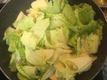 step7: 放入剩餘的白菜翻炒；