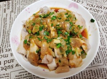 step8: 淋在切好鷄腿上面即可。