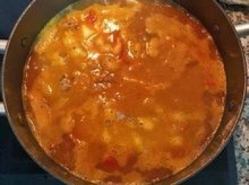 step9: 再次開火煮滾（牛肉應該已柔軟，如果切較厚的話請斟酌再煮一下），接著用鹽調出鹹度；