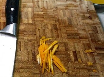 step2: 切橙皮
用作伴碟之用