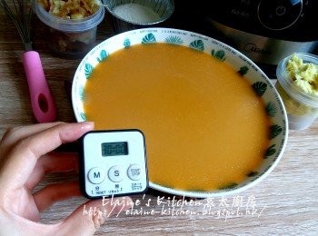 step8: 蒸好後除去錫紙 , 靜待30分鐘待涼