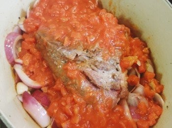 step6: 加入茄蓉/雞湯/紅酒/茄膏。