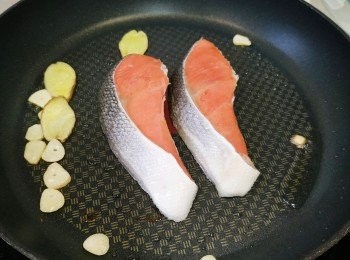 step4: 輕煎紅三文魚