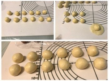 step5: 四、組合
將醒置後的油皮麵糰分割成12等份，滾成圓形
從雪櫃取出酥皮麵糰分割成12等份，滾成圓形
將油皮粉糰用手壓平，再桿成薄片，將酥皮麵糰放在上面，捏緊收口，搓圓