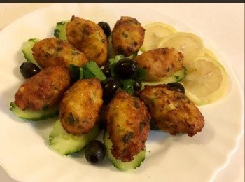 step11: 上桌時加少許青瓜，檸檬片及黑水欖伴碟便可。




想知道我更多食譜，可去我Facebook 專頁。
https://m.facebook.com/carlineki/