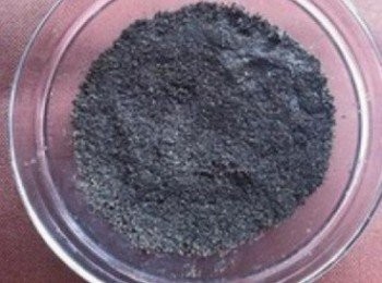 step4: 把牛油和黑芝麻粉拌勻，放冰箱冷凍10分鐘更容易成型