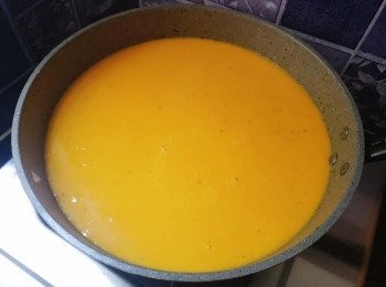 step9: 再放入煲内，加盐，试味直到觉得适合自己味道。装入碗中