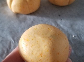 step10: 搓圓並輕輕壓扁。