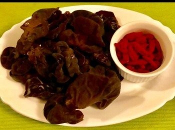 step1: 「老陳醋雲耳杞子」<span class="group_1">食材</span>：60-80g 雲耳。1湯匙杞子。