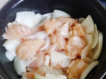 step8: 放入雞塊。