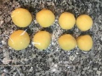 step10: 整好型的麵糰用保鮮膜蓋好備用；