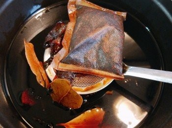 step3: 取走残渣即可。