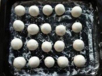 step10: 包好的湯圓放冰箱冷凍成型即可放入袋中保存