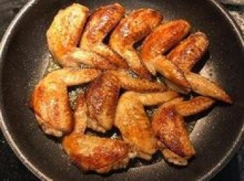 step10: 翻面再續煎到另一面也都上色，約10幾分鐘就都熟了。