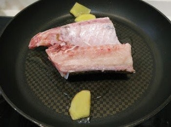 step7: 每邊2分鐘後拿起備用