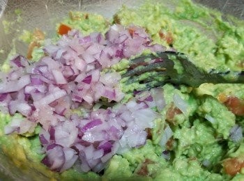 step6: 再加入洋蔥粒拌勻