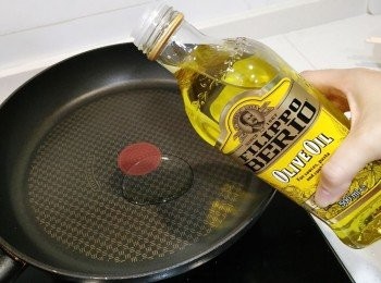 step5: 下油中火起鑊