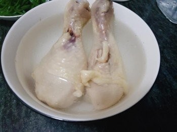 step2: 撈出浸冰水約5分鐘。