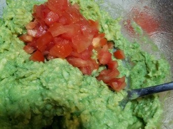 step5: 加入蕃茄粒拌勻