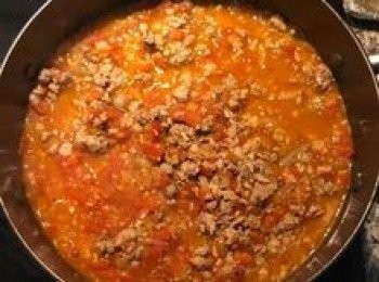 step8: 加入絞肉拌炒均勻；