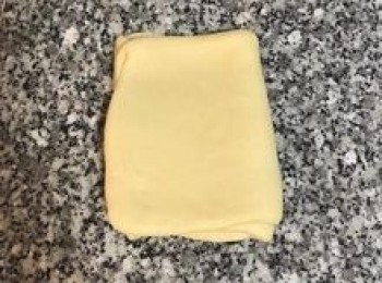 step9: 再摺成三折；