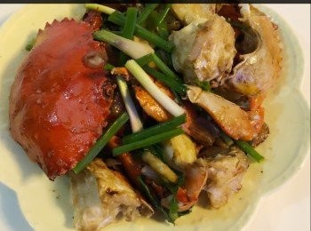 step5: 熄火再將剩下的青蔥段兜下，便成。



想知道我更多食譜，可去我Facebook 專頁。
https://m.facebook.com/carlineki/