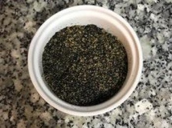 step7: 黑芝麻粉與糖拌勻成內餡；