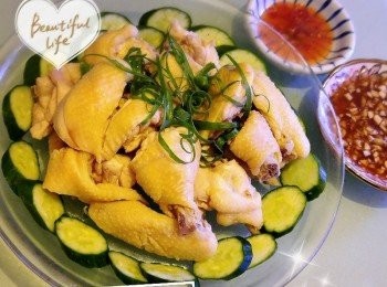 step5: 斬雞上碟。可點上自己喜歡的醬料品嚐^^