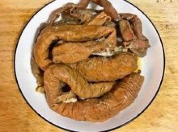 step2: 大腸麵線的主角，處理大腸和滷大腸連結如下：
滷大腸和油炸肥腸
https://cook1cook.com/recipe/34377