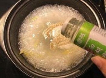 step8: 放入<span class="group_3">調味料</span>試味道後調整；