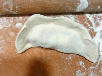 step8: 正常咁包就得啦，但可能係新鮮皮，唔洗用水封口都得
就咁掐實已經封到口了