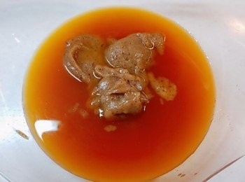 step6: 取約300g紅棗水+100g紅棗蓉(可自行調整，例如200g紅棗水+200g紅棗蓉)，總之總份量為400g。