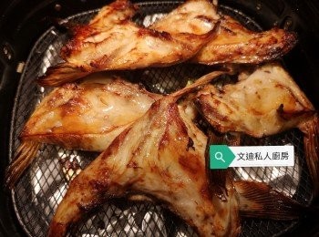 step2: 利用空氣炸鍋200度焗10分鐘，底面噴油，中途反一次。（不煮湯，可即食。）