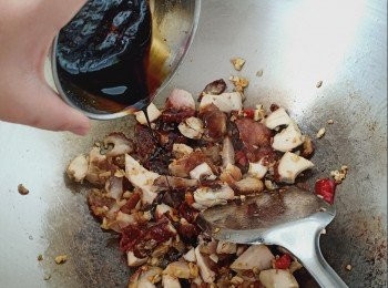 step4: 加入<span class="group_2">調味料</span>炒