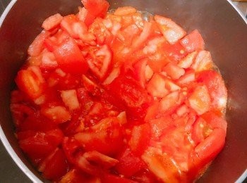 step9: 加入蕃茄粒
大火煮滾
(全程唔洗加水㗎)