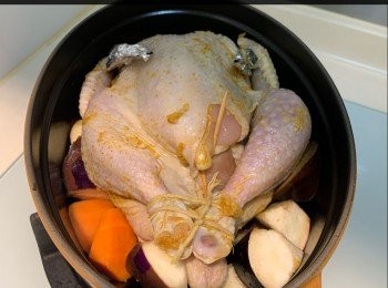 step5: 4. 打開鍋蓋，220度焗每邊焗10-15分鐘至表面金黃，即成。